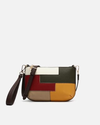 Bolso bandolera pequeño con asa de mano por tan sólo 9€