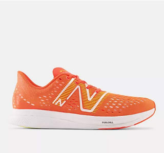 Zapatillas New Balance FuelCell Supercomp Pacer con placa de carbon por 71,25€