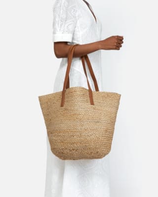 Bolso grande estilo capazo de rafia por 17€