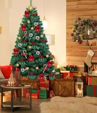 Productos de Navidad como arboles y adornos muy baratitos