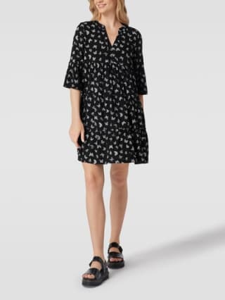 Review Knielange jurk met all-over bloemenmotief voor €2,99 bij Peek & Cloppenburg