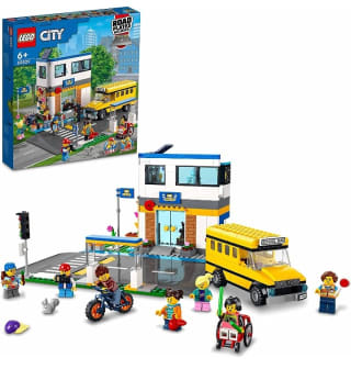 LEGO 60329 City Día de Colegio por 41,10€.