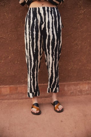 Regalo neceser estampado y pintauñas Opi por compra