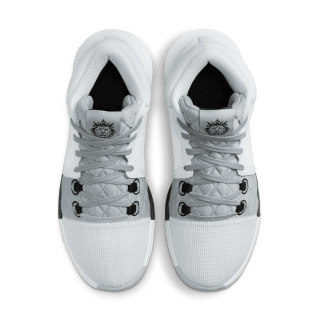 Chaussures Nike LeBron James Witness 8, Tailles du 35,5 au 40,5 & 47 à 36€