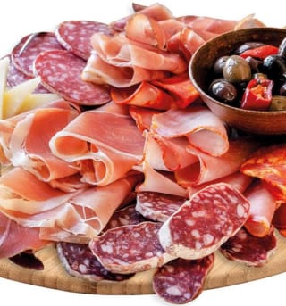 Gratis gevulde borrelplank bij afhalen van bestelling bij Bouwcenter