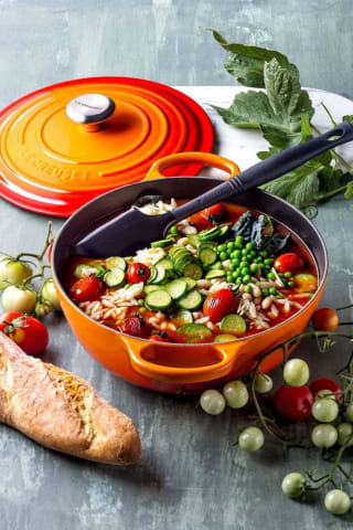 Le Creuset Signature Marmite Braadpan, 26cm oranjerood voor €128,99 bij Amazon