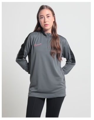 Sudadera Nike con Cierre por $423 en Liverpool