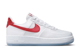Nike WMNS AIR FORCE 1 '07 ESS SNKR por solo 71,99€