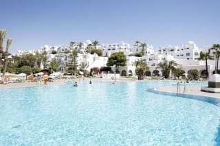 Verano en Mójacar, hotel 3* frente al mar, 4 noches/media pensión desde 139€