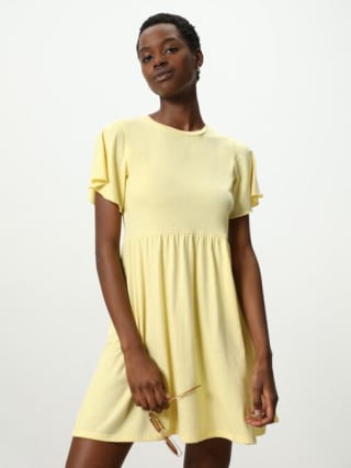 Preciazos vestidos de mujer desde solo 3,99€ en Lefties