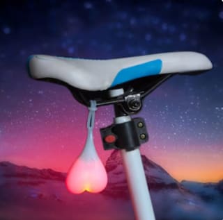 Feu arrière de vélo en forme de cœur multicolore à 0,99€