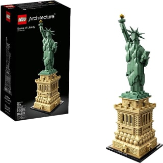 Estatua de la Libertad LEGO Architecture por $1,992 en Amazon