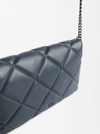 Bolso Bandolera acolchado por 9,99€.