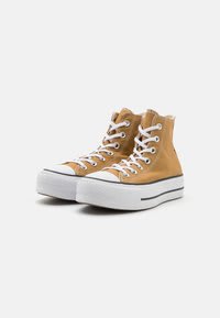 Zapatillas Converse Chuck Taylor All Star Loft por 30,56€