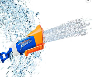Lanzador de agua Super Soaker Rainstorm marca Nerf por 6,99€.