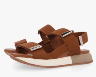 Sandalia Marrón marca Gioseppo para Mujer por 34,15€ (22,15€ nuevo usuario)