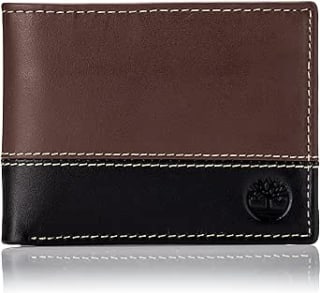 Cartera Timberland de piel por $251.45 en Amazon