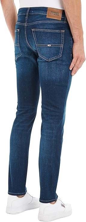 Donkerblauwe Tommy jeans slim fit jeans voor €38,95 bij Amazon
