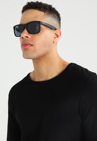 Ray-Ban Justin RB voor €78,36 dmv code bij Zalando