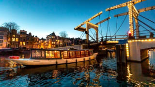 Amsterdamboatexperience kortingscode voor 15% korting op een ticket voor Boat Experience Amsterdam Light Festival