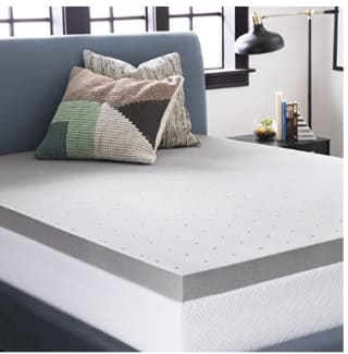 Sobrecolchón de Memory Foam por $1,571.86 en Amazon