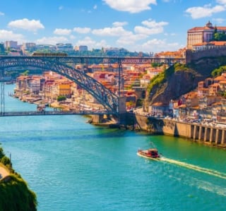 Vuelos ida y vuelta Madrid a Oporto desde 33€ con Skyscanner