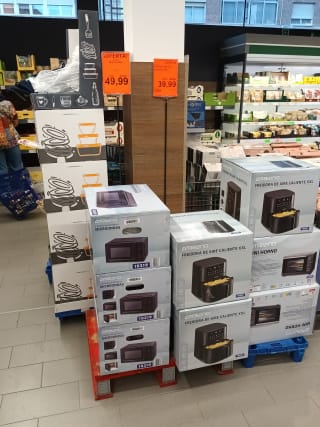 Microondas a 50€ y airfryer a 40€ en aldi