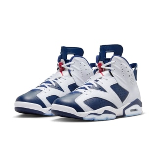 Basket Nike Air Jordan 6 Retro - Tailles 40 et 44 à 105€