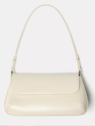 Bolso de hombro efecto charol por tan sólo 9,99€