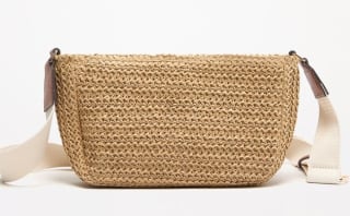 Bolso Bandolera efecto natural por 8,99€.