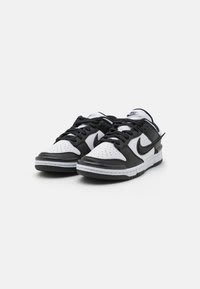 Nike Sneakers laag 'DUNK TWIST' voor €67,95 dmv code bij Zalando
