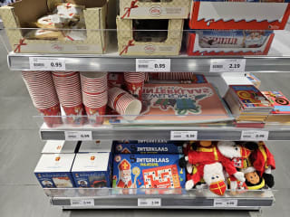 Gespot bij Action: Sinterklaas snoepgoed en chocolade letters