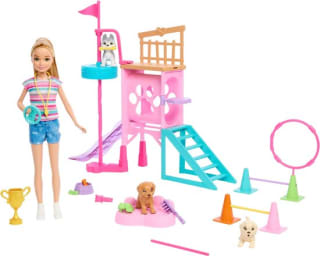 Barbie Stacie Hindernisbaan Puppy's - Met 3 pups voor €11,99 bij Kruidvat