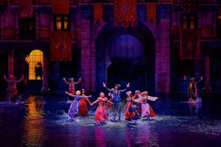 1 noche hotel 4* + entradas incluidas al parque Puy Du Fou España por 60€