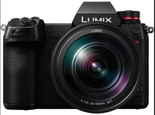 Panasonic Lumix DC-S1R + 24-105mm F/4.0 L-mount voor €2.699,95 bij Ibood