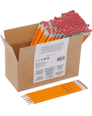 Amazon Basics Lápices n.º 2 HB de madera, afilados, Pack de 150 por 6,69€.