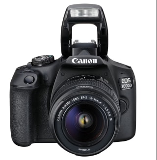 Cámara réflex Canon EOS 2000D + Objetivo EF-S 18-55 mm DC por 351,20€