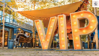 20% extra korting bij deelnemende winkels + gratis macaron + cocktail in Batavia Stad Lelystad