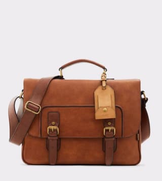 Portadocumentos de hombre Aldo en color marrón con cierre de cremallera por 35,99€