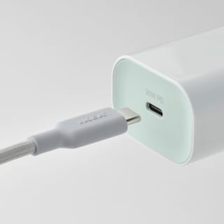 1-poorts-USB-snellader 30W voor €6,99 bij Ikea