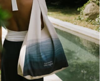 Regalo por la compra del Tratamiento Luz Solar la bolsa de playa de Secretos del Agua