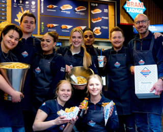 Frietje voor 25cent bij Bram Ladage in Den Haag