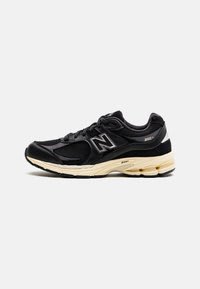 New Balance Sneakers '2002' vanaf €63,96 dmv de code bij Zalando