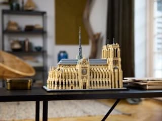 LEGO Architecture Notre-Dame van Parijs voor €138,74 bij Toychamp