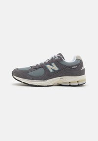New Balance Sneakers '2002' vanaf €63,96 dmv de code bij Zalando