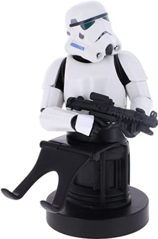 Soporte para teléfono móvil Imperial Stormtrooper a $357 en Amazon