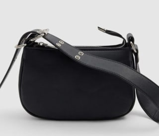Bolso de hombro anillas por 11,99€.