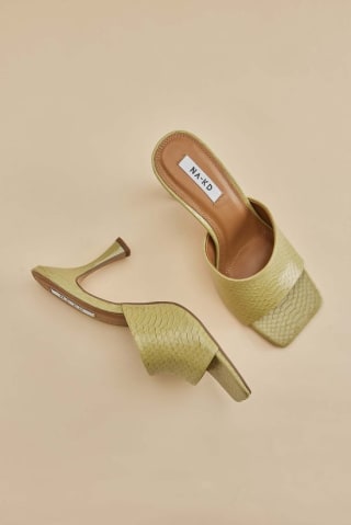 Korting bij Bol.com op NA-KD Lizzard Mules - Maat 40