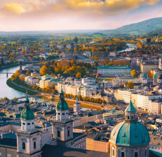 Vuelos ida y vuelta Barcelona - Viena desde 45€ con Skyscanner