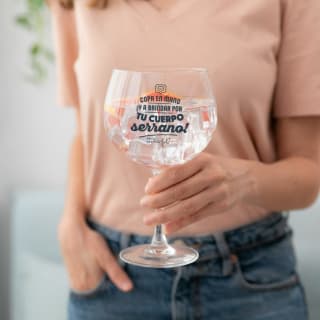 Copa de balón en mano, y a brindar por tu cuerpo serrano por 3,55€